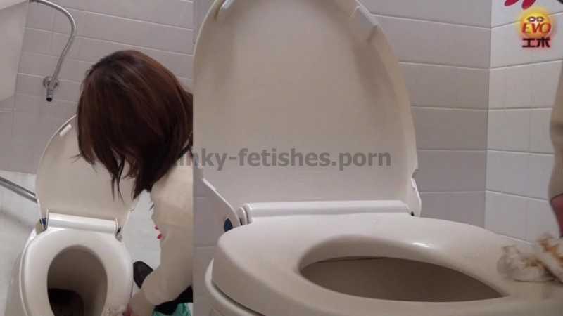 Porn online E74-01 | Schoolgirls pooping on western toilet in reversed cowgirl position. javfetish