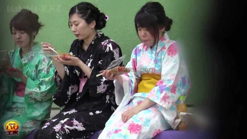 Porn online EE-182 [#3] | Girls wearing yukata and peeing on toilet during summer festival. javfetish
