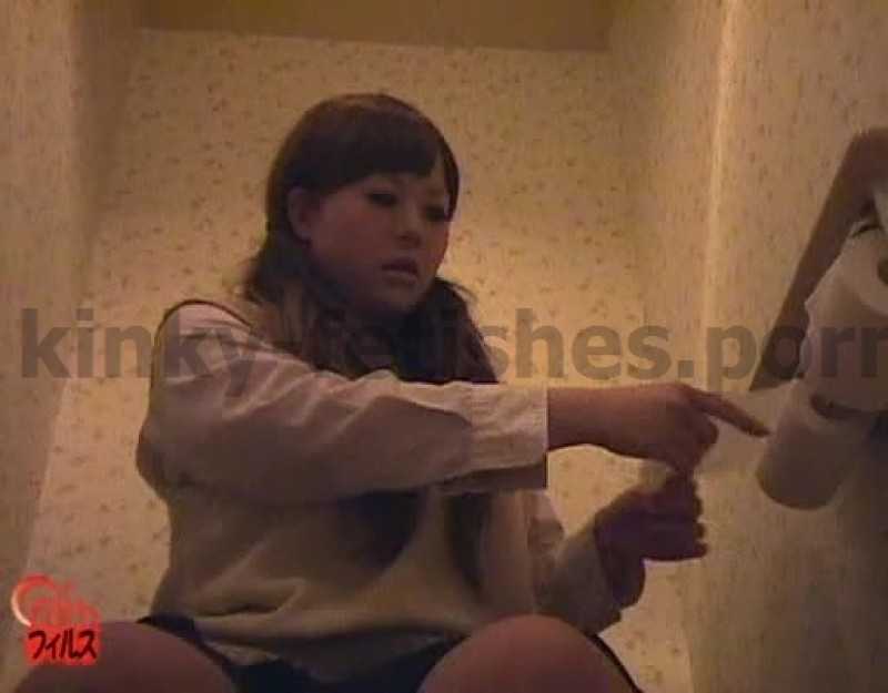 Porn online F53-01 | Hidden toilet camera: school girls shitting their panties. javfetish